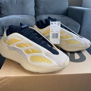 YEEZY 700 V3 in color safflower